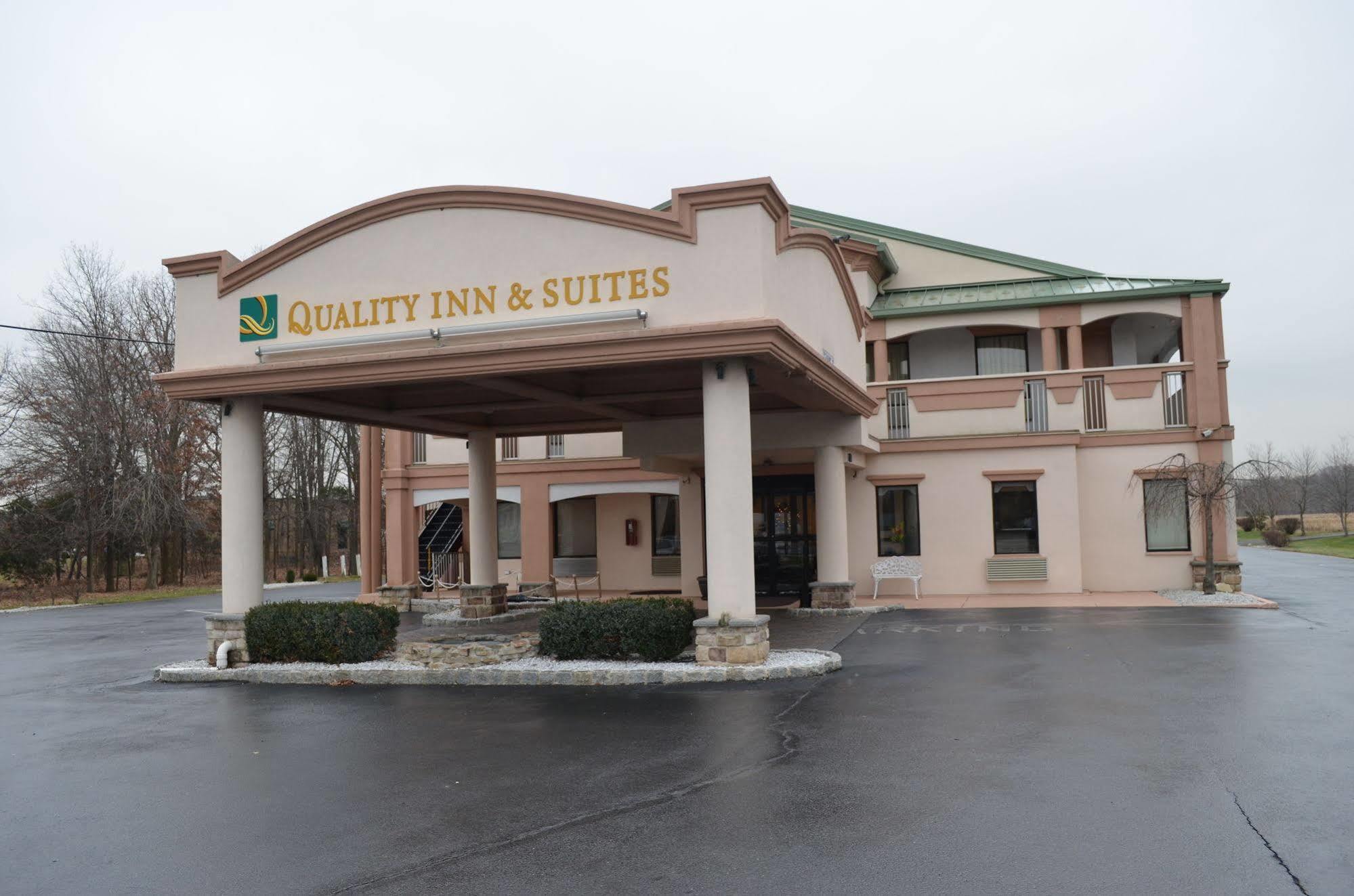 Quality Inn & Suites Quakertown-Allentown Eksteriør billede